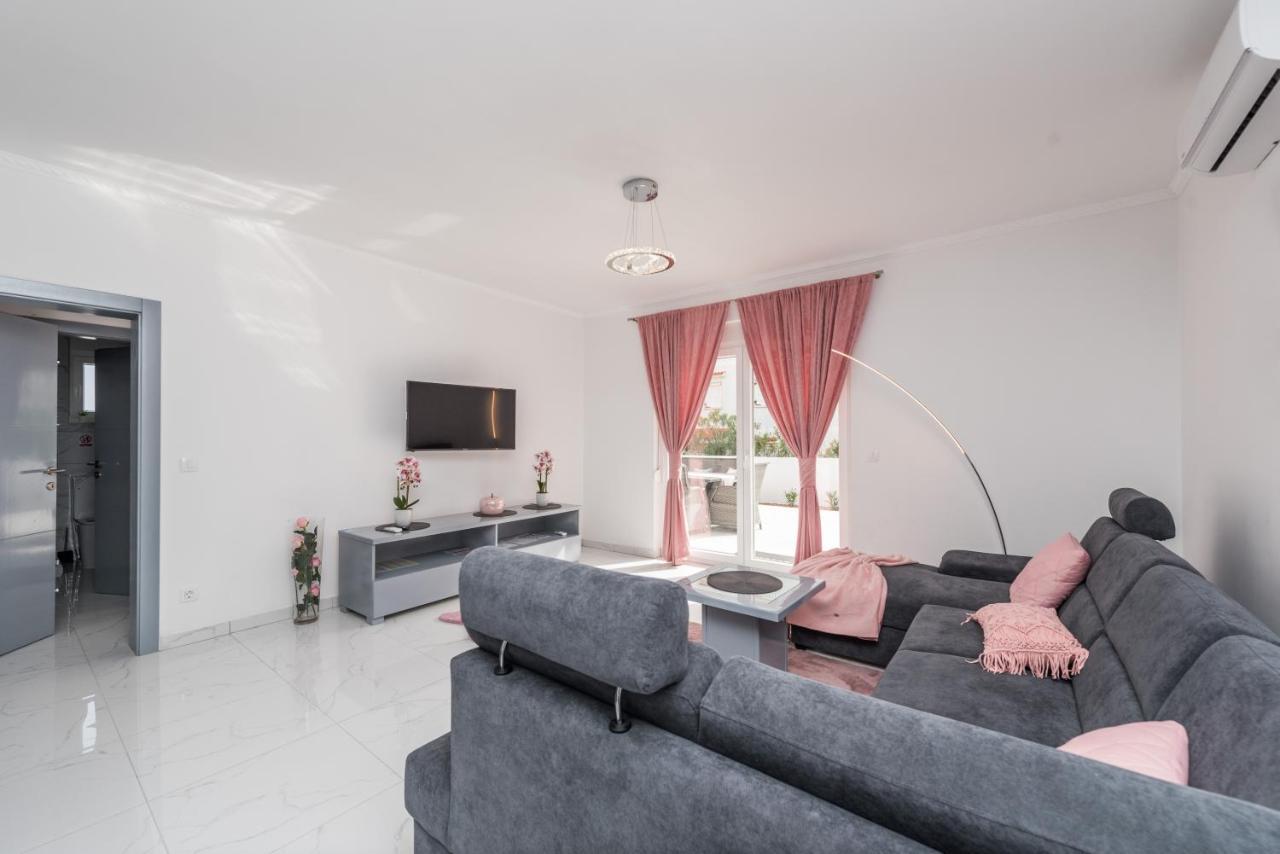 Villa Jana Luxury Apartments Novalja Exterior photo